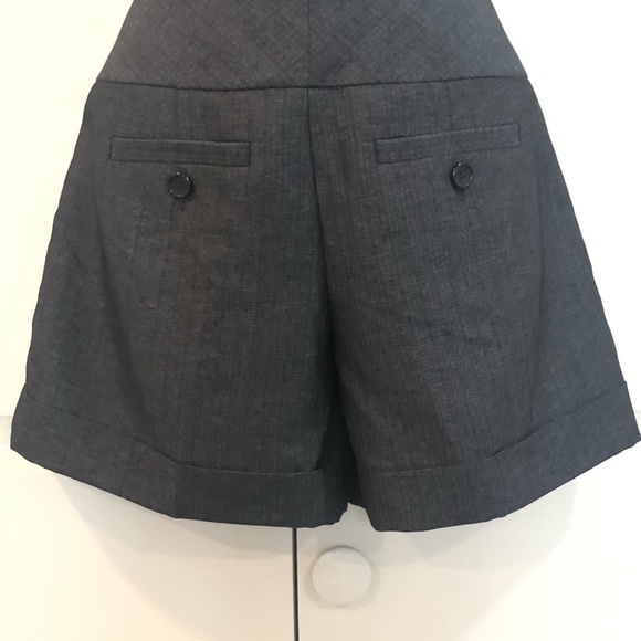 NWT THE LIMITED Cassidy Fit Sz 4 Charcoal with Black Pinstripe Dress Shorts - Picture 1 of 4